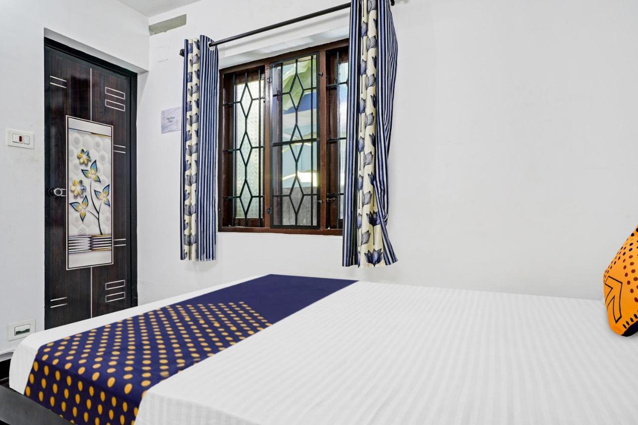 Spot On Blissful Villa Kochi Exterior foto