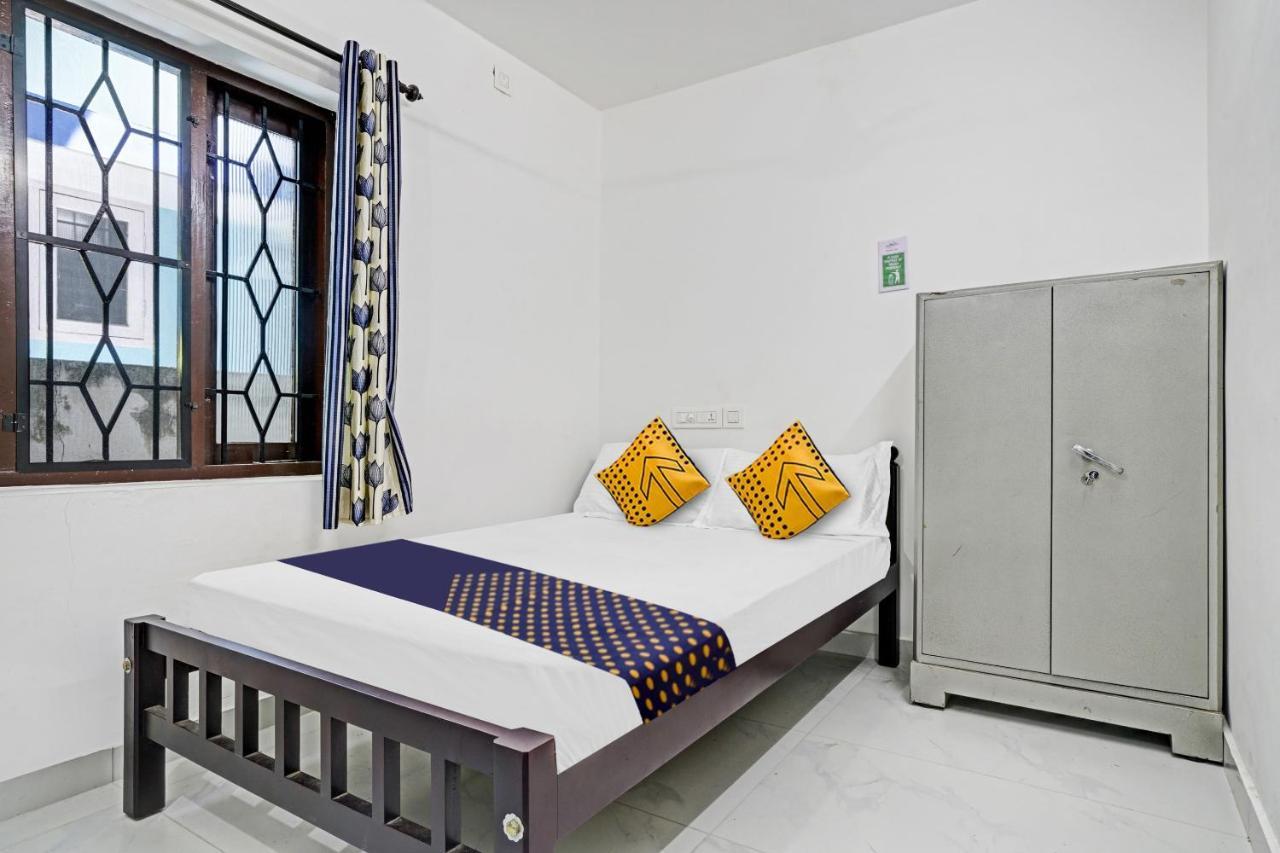 Spot On Blissful Villa Kochi Exterior foto