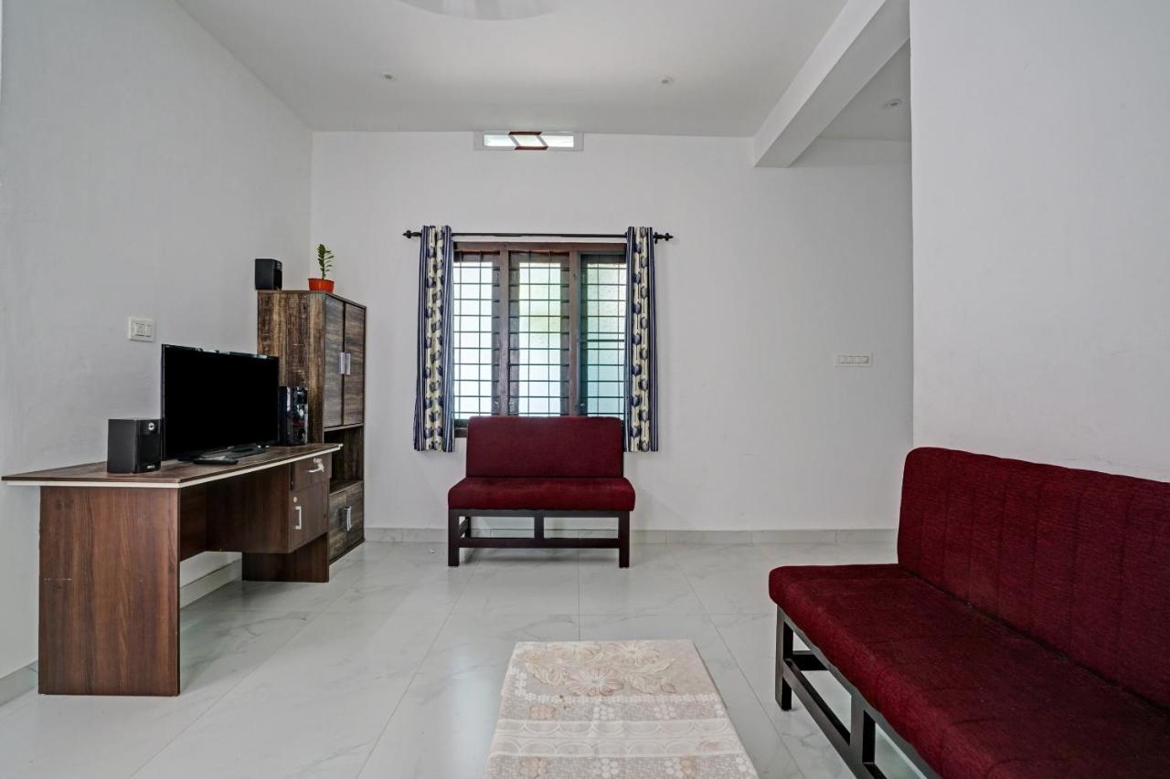 Spot On Blissful Villa Kochi Exterior foto