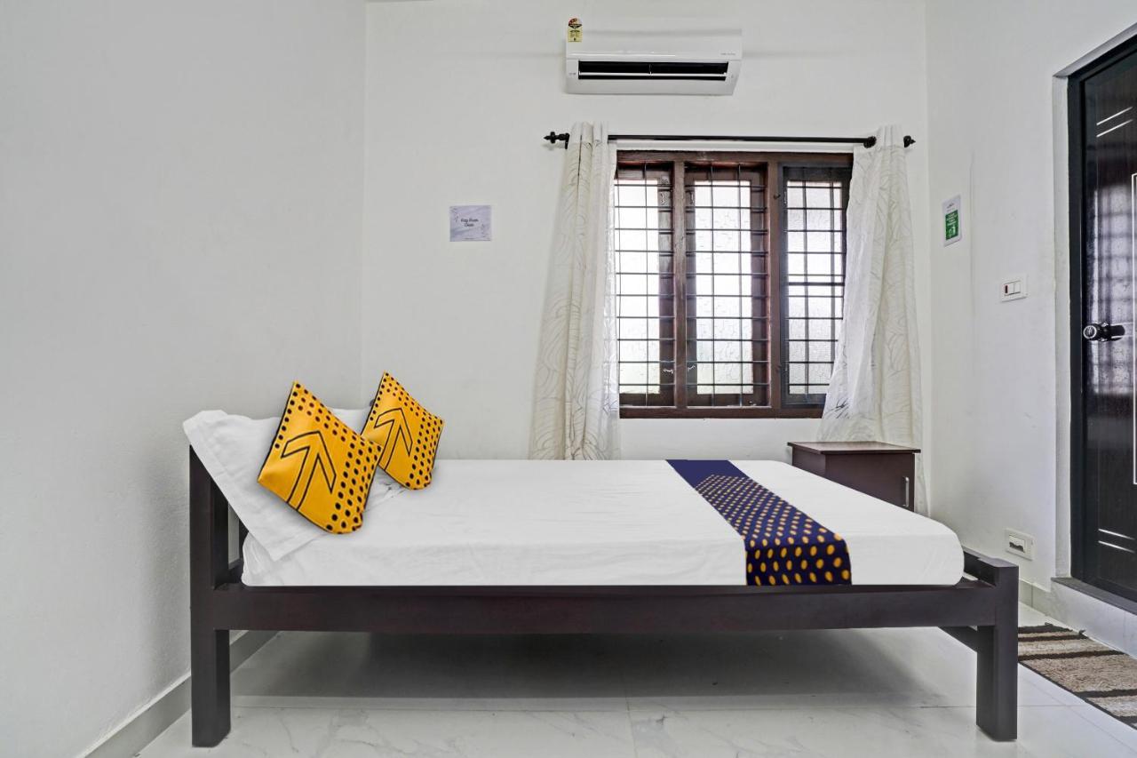 Spot On Blissful Villa Kochi Exterior foto